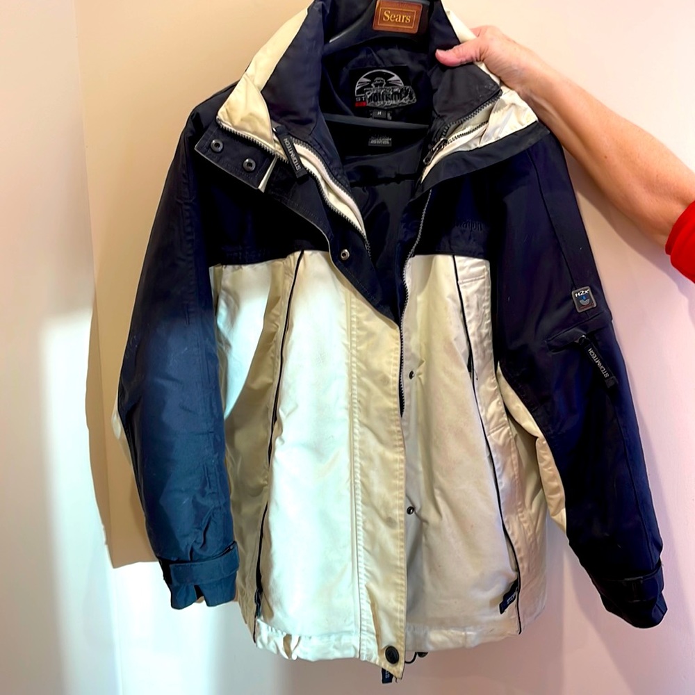 Stormtech winter jacket, interior zipout lining! Water and wind proof. Very warm